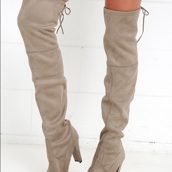 Steve Madden Shoes - Steve Madden gorgeous over the knee high boots